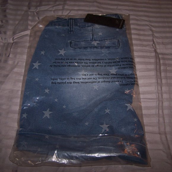 NWT EARL JEANS Blue Jean Shorts Dark Wash W/ STARS - Picture 2 of 5